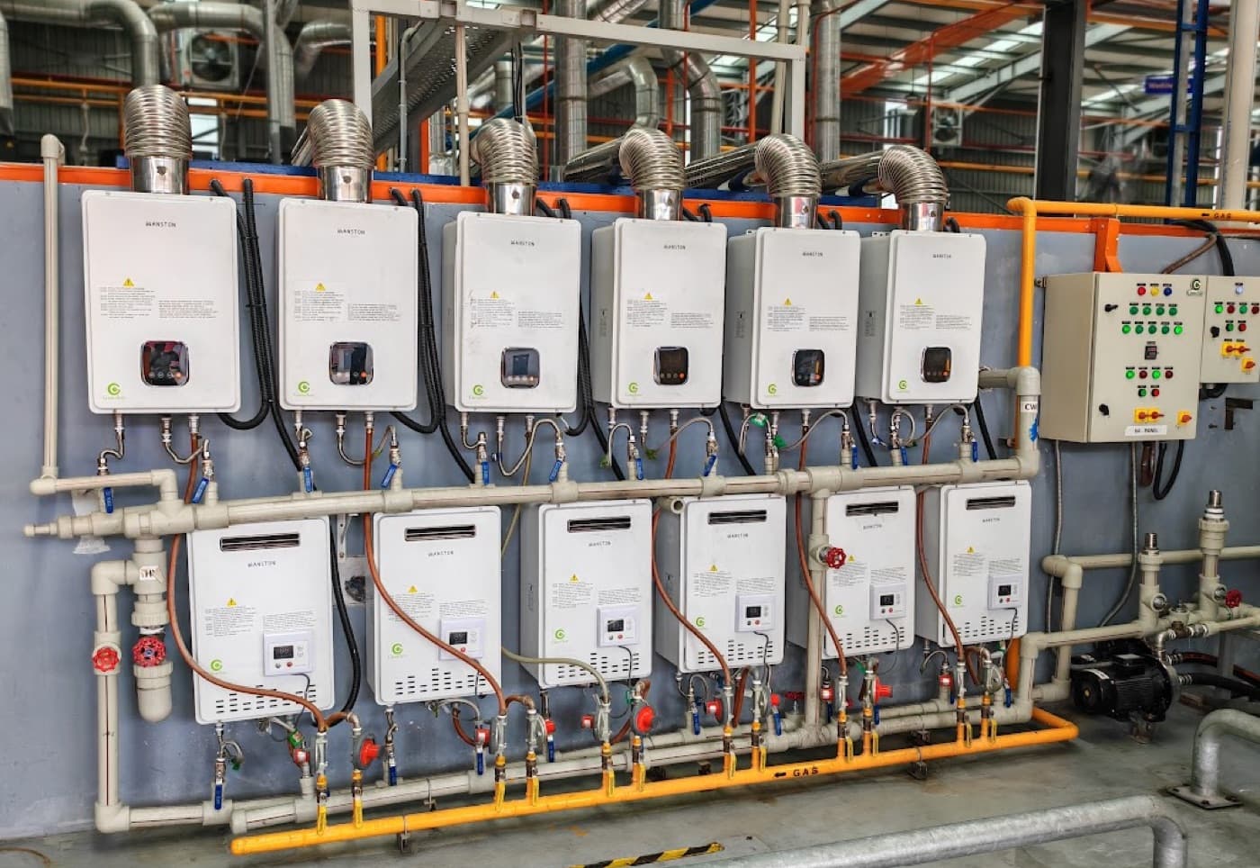 High-capacity gas water-heater bank